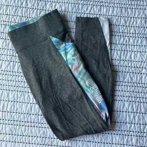 PINK Yoga Cropped Legging